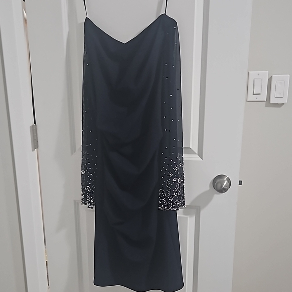 Laura Beaded Sleeves Cocktail Dress | Size 4